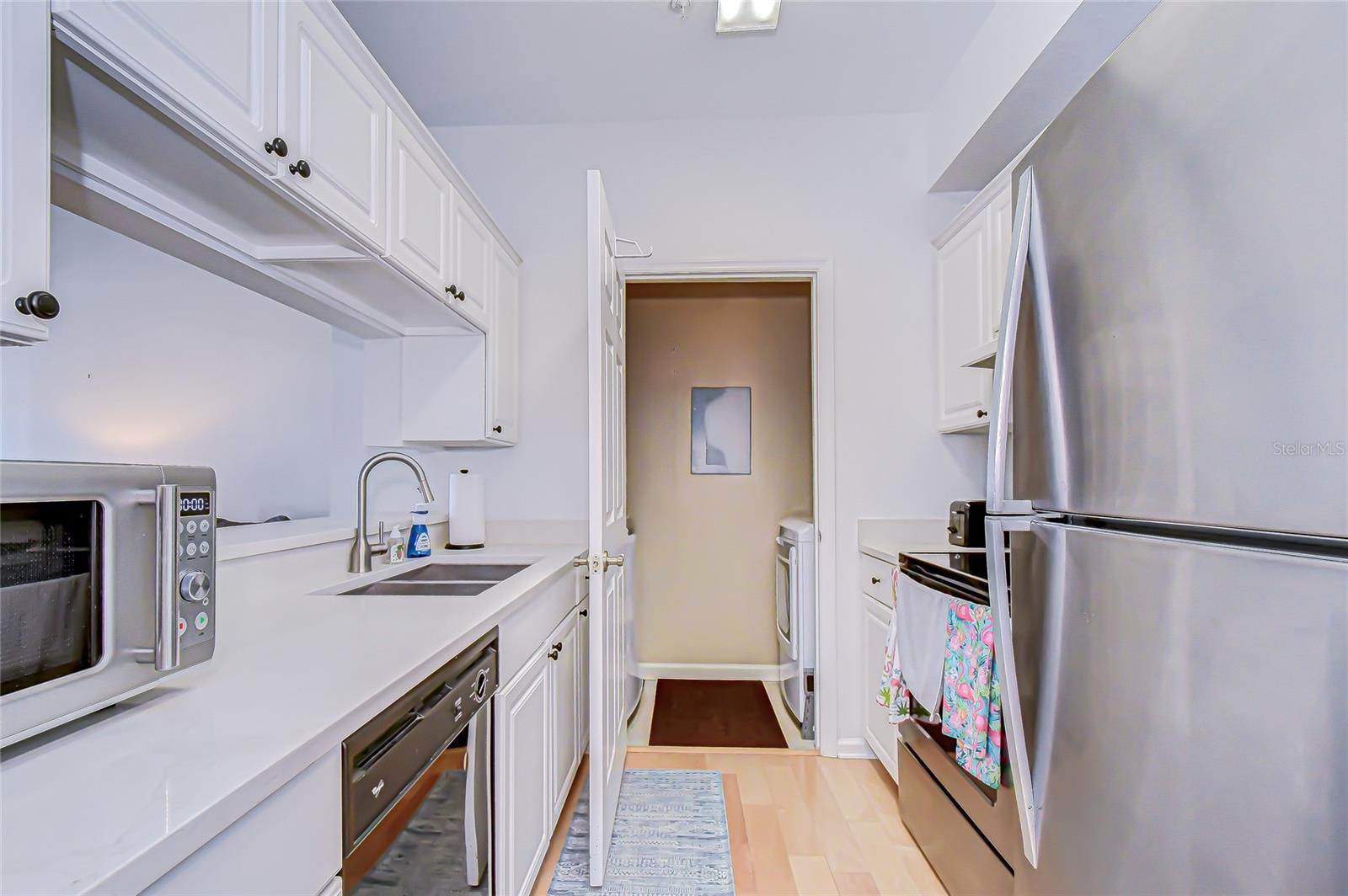 Image 13 of 83 For 800 Dakota Avenue 404