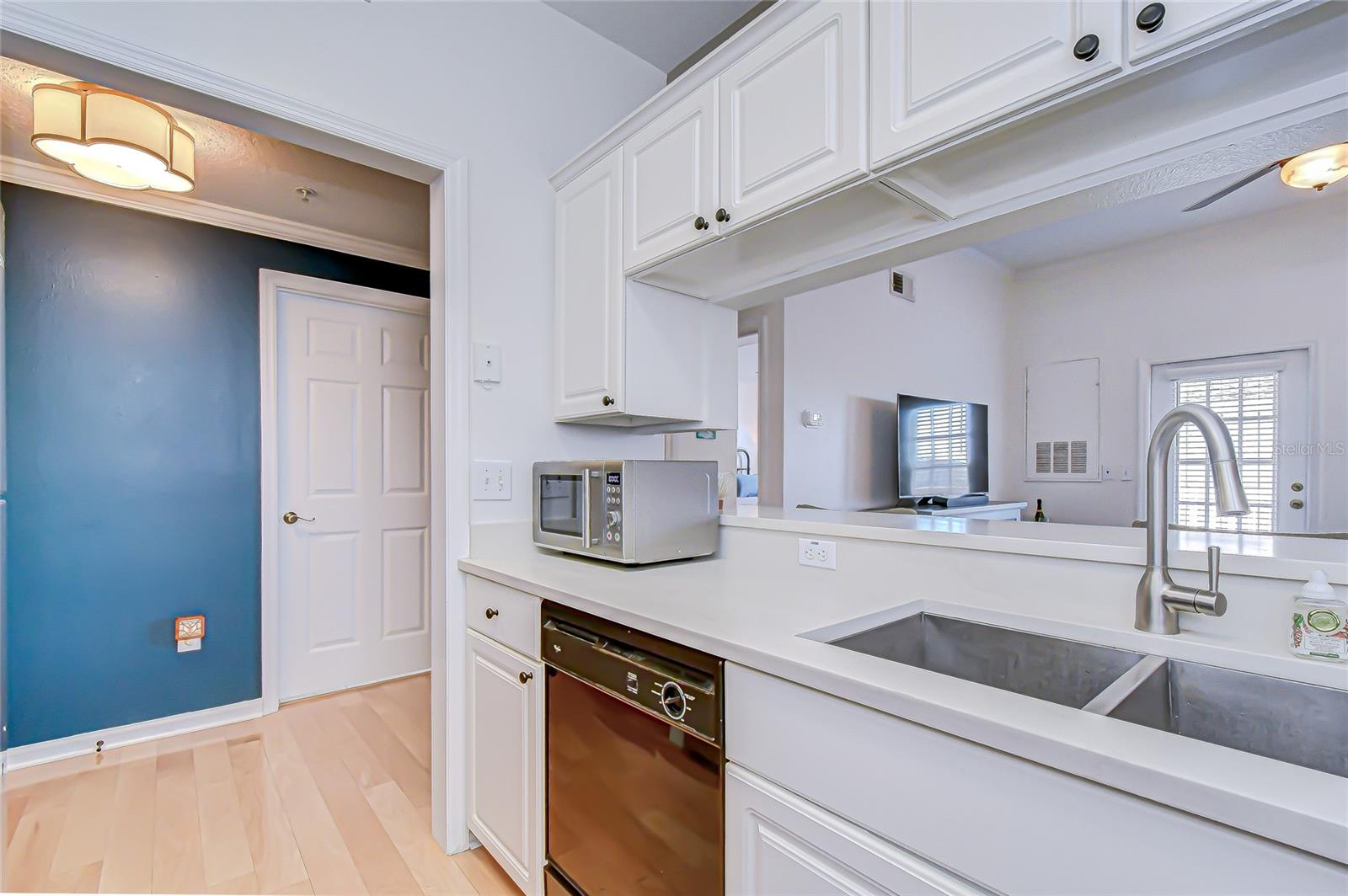 Image 14 of 83 For 800 Dakota Avenue 404