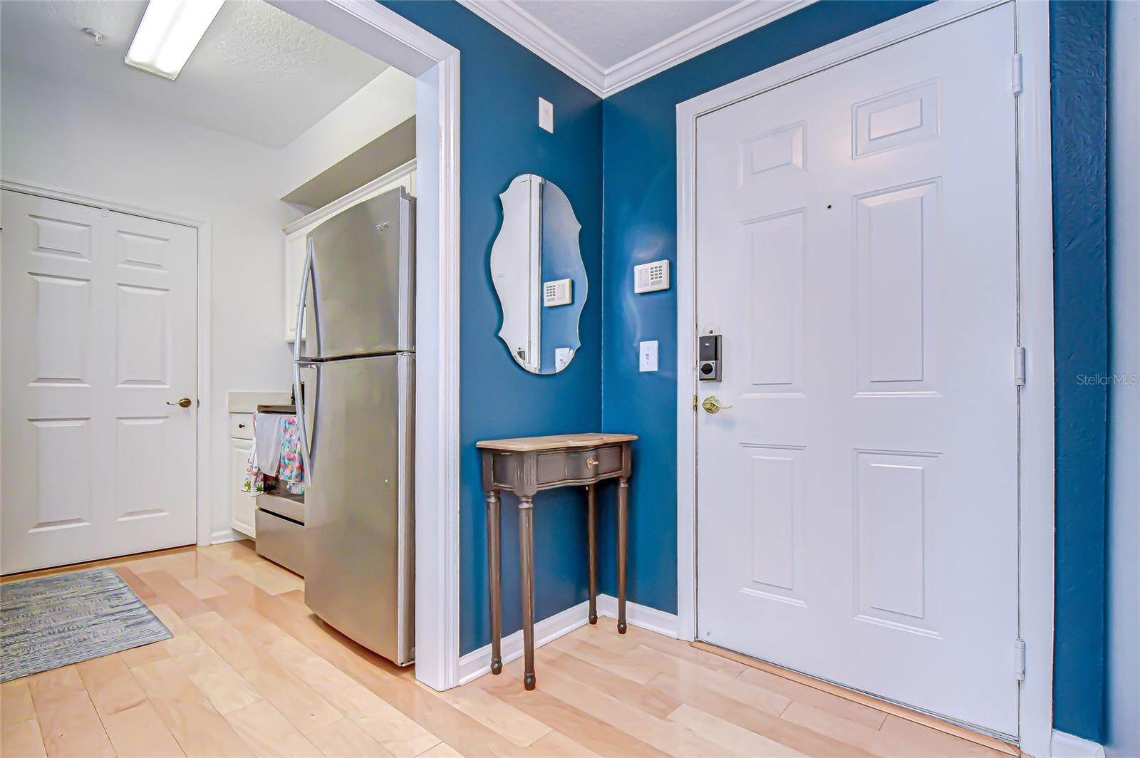 Image 6 of 83 For 800 Dakota Avenue 404