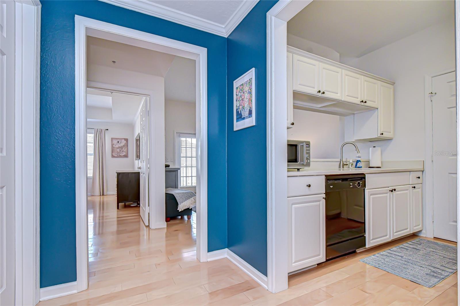 Image 8 of 83 For 800 Dakota Avenue 404