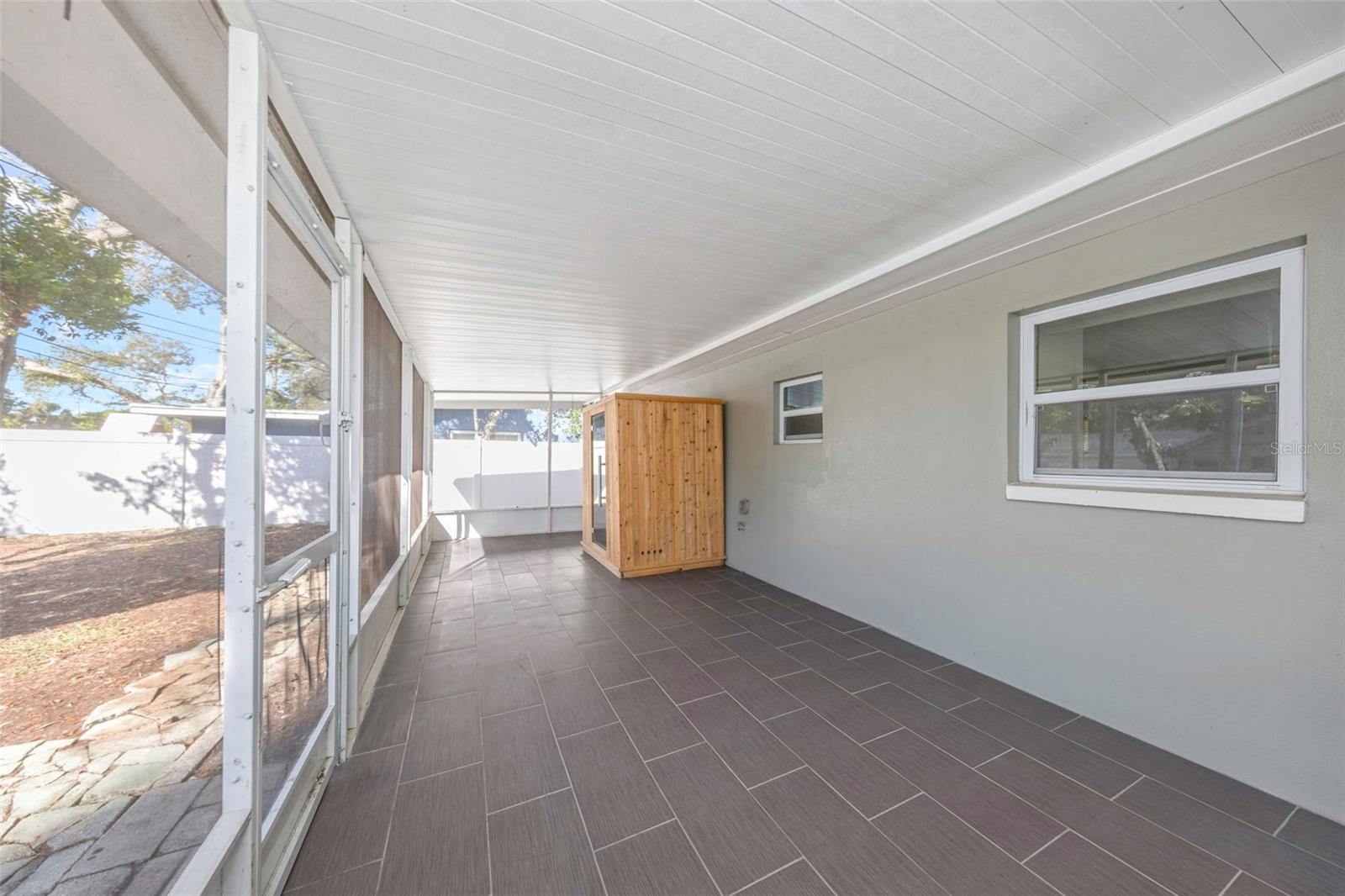 Image 24 of 29 For 1010 Emerson Drive