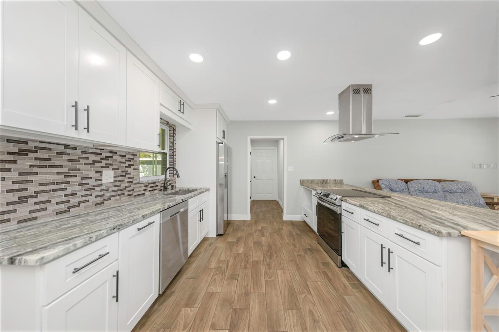 Image 4 of 29 For 1010 Emerson Drive