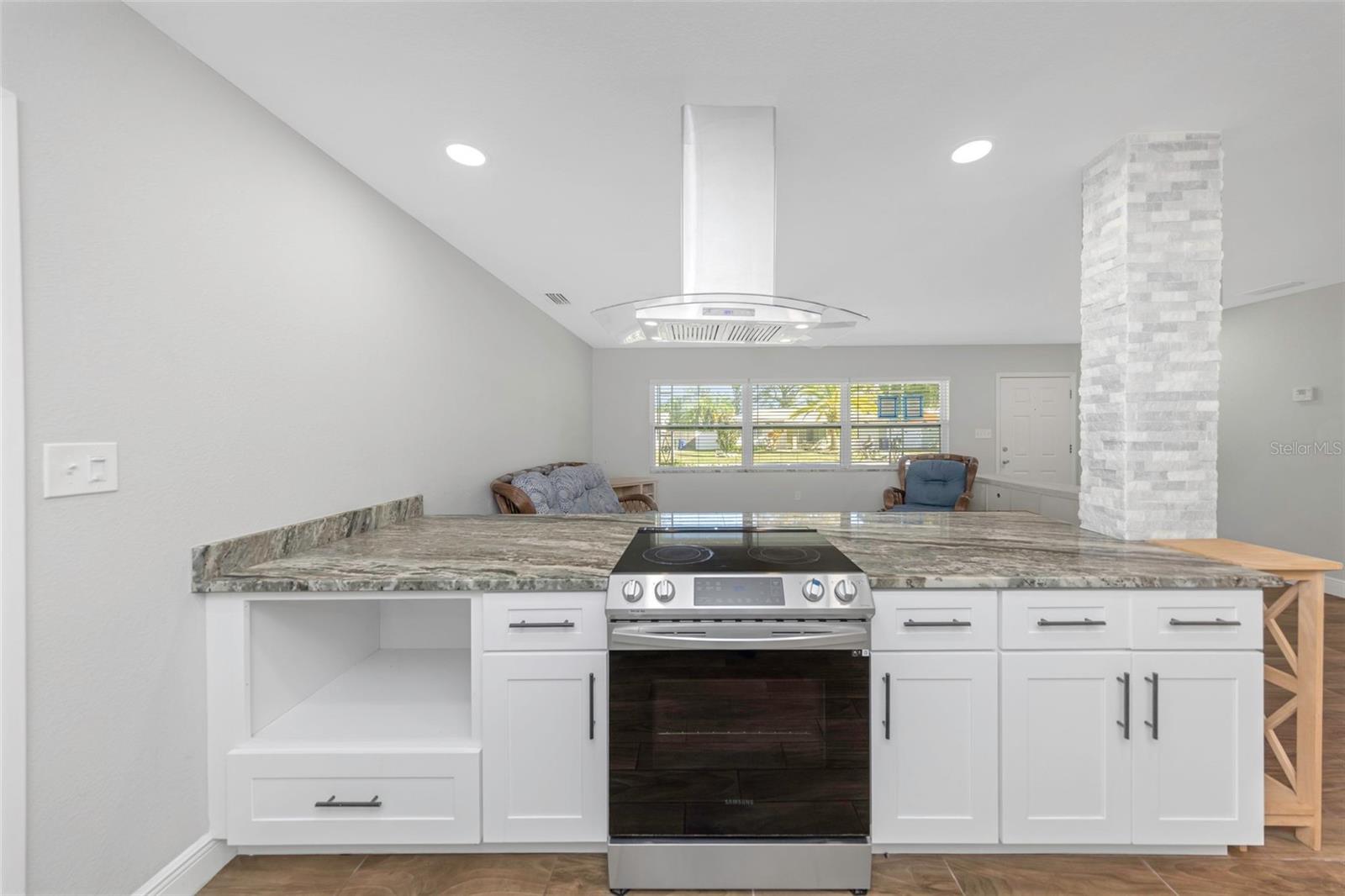 Image 6 of 29 For 1010 Emerson Drive