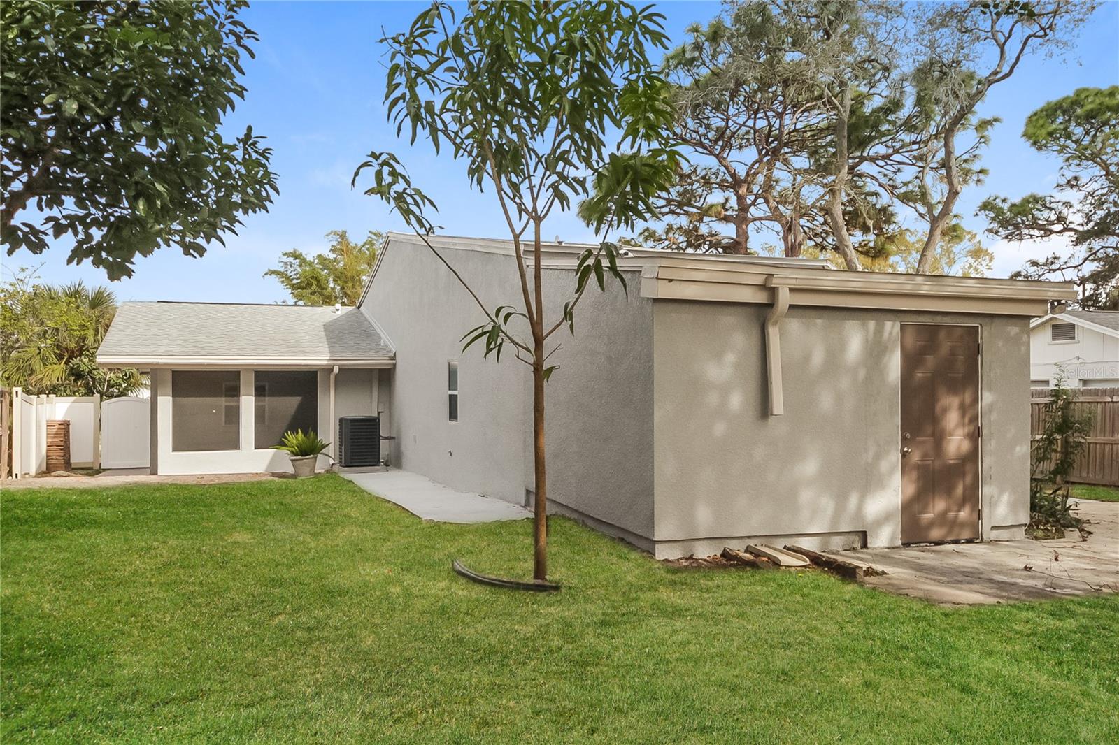 Image 15 of 16 For 604 Prairie Lake Drive