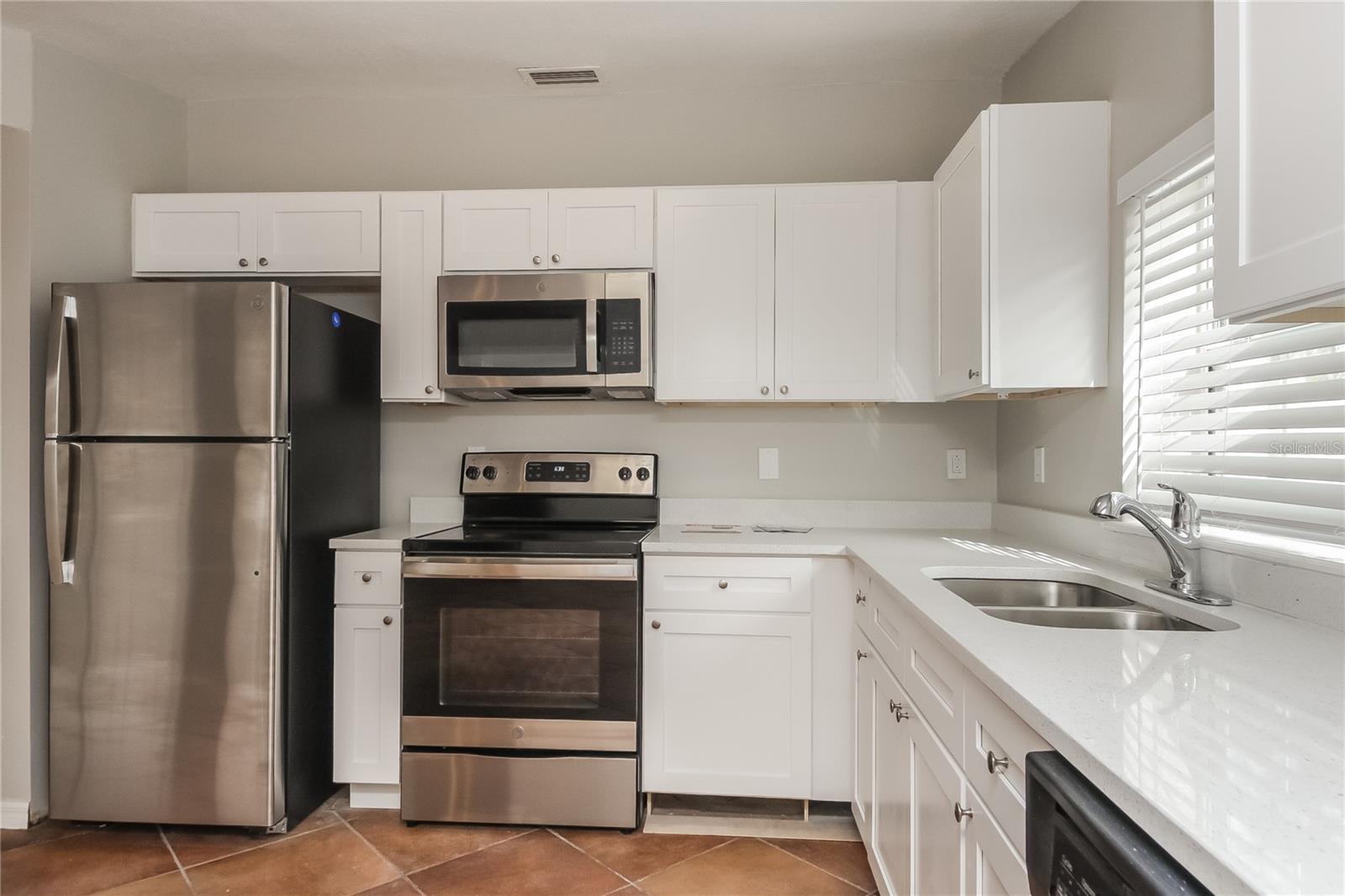 Image 7 of 16 For 604 Prairie Lake Drive