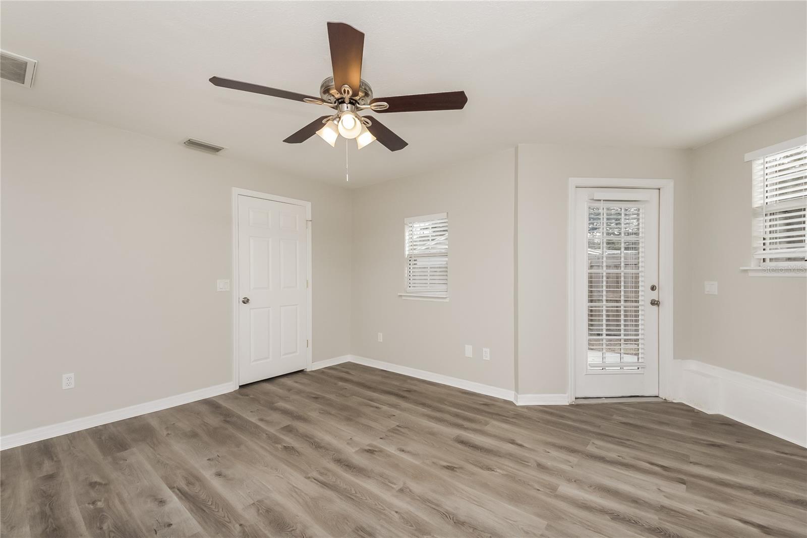 Image 9 of 16 For 604 Prairie Lake Drive