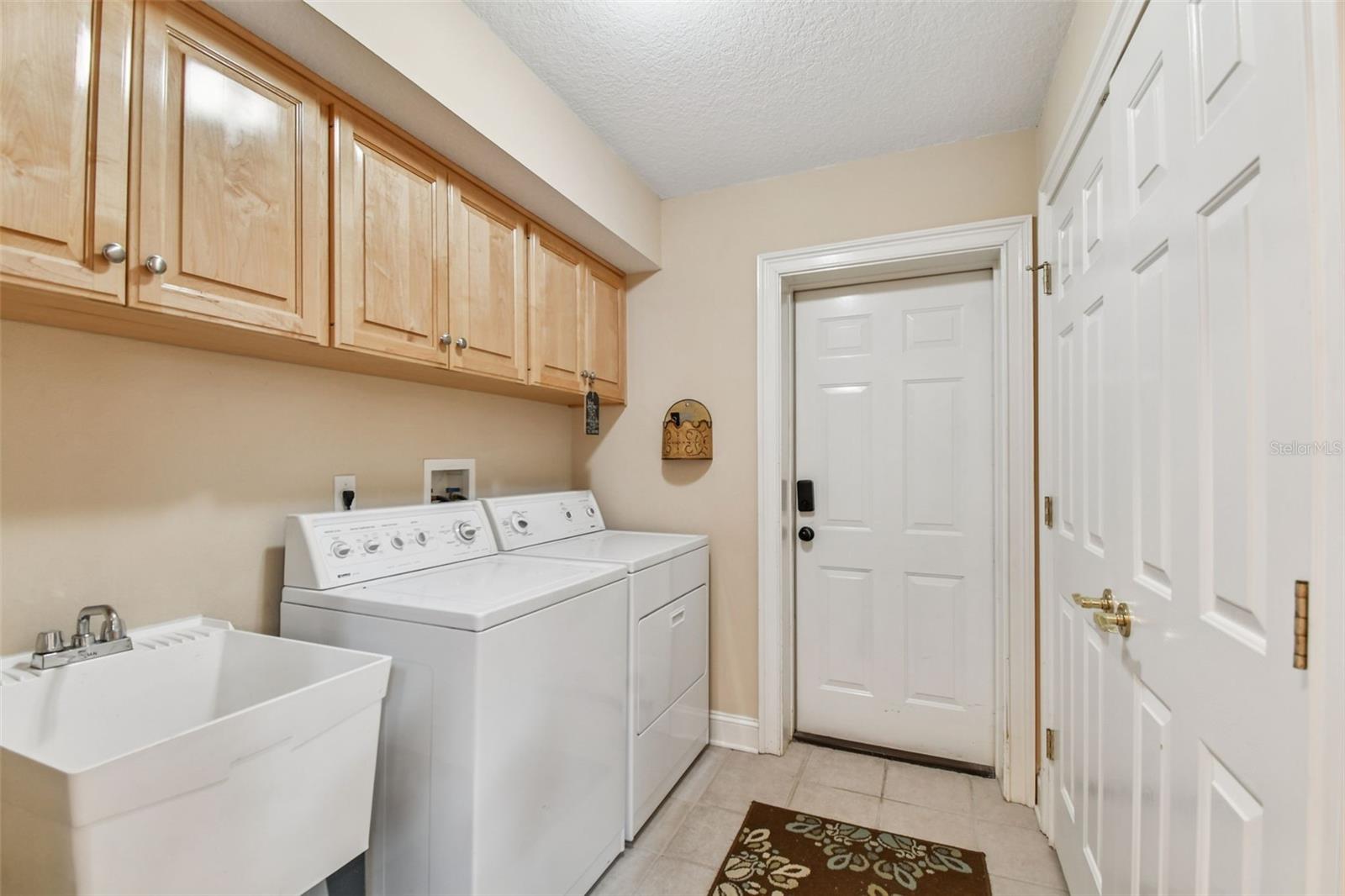 Image 15 of 46 For 12715 Linda Drive