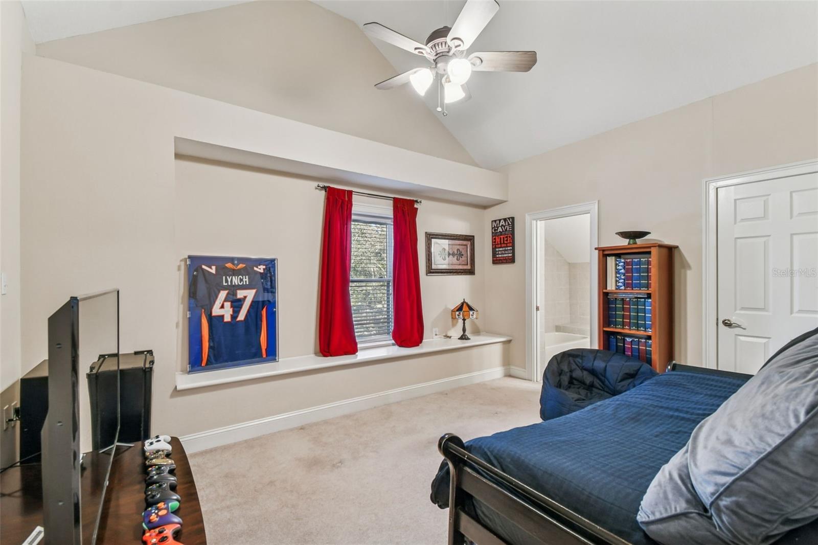 Image 33 of 46 For 12715 Linda Drive