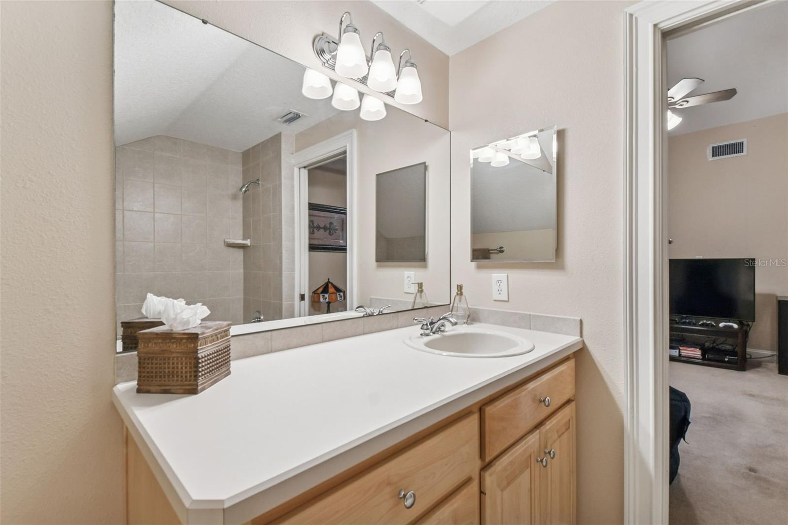 Image 36 of 46 For 12715 Linda Drive