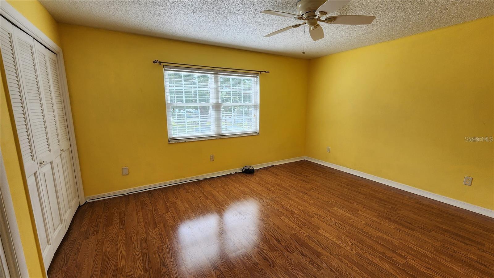 Listing photo id 14 for 4801 Airport Road 118