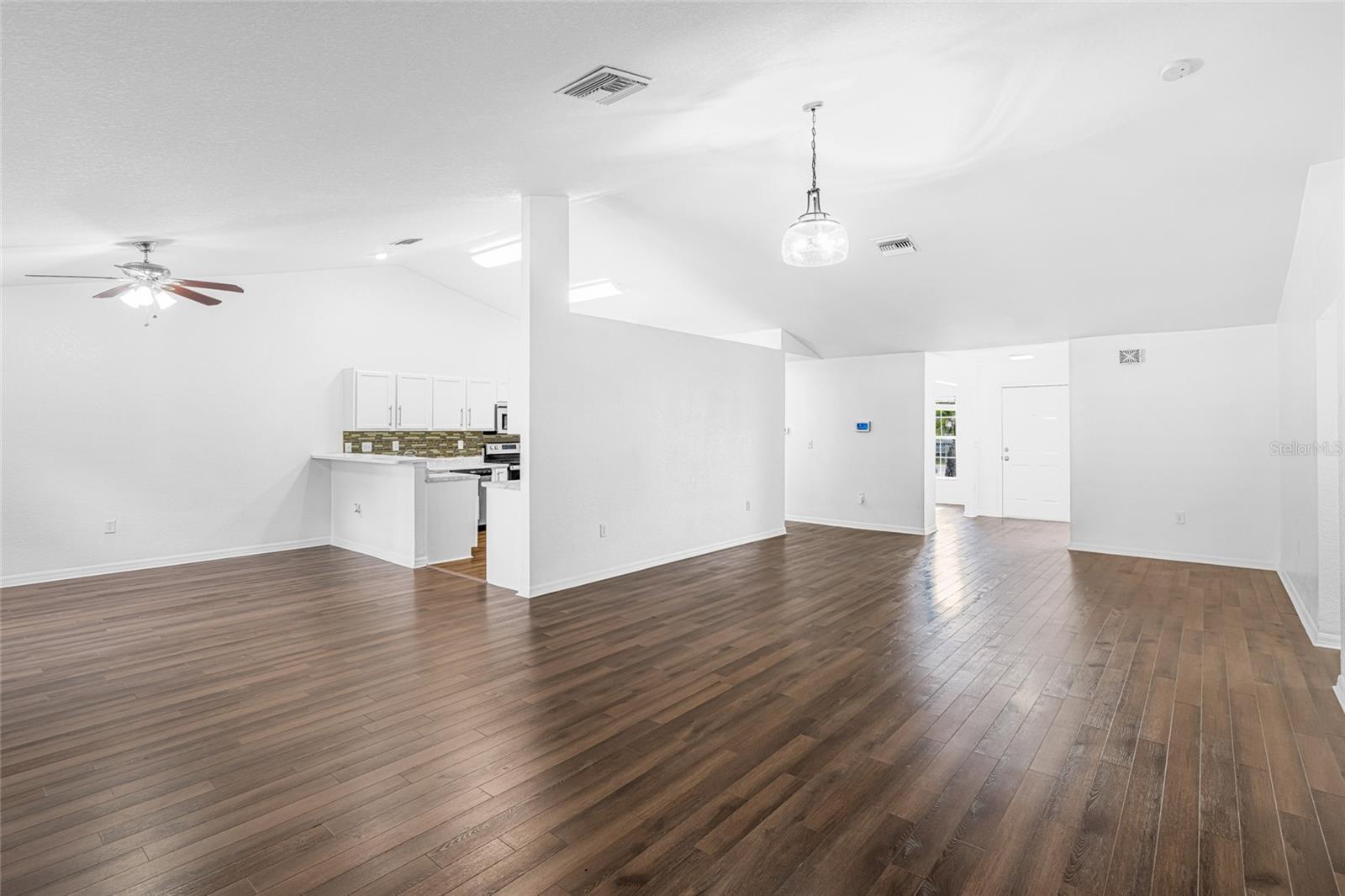 Image 21 of 71 For 418 Windermere Drive