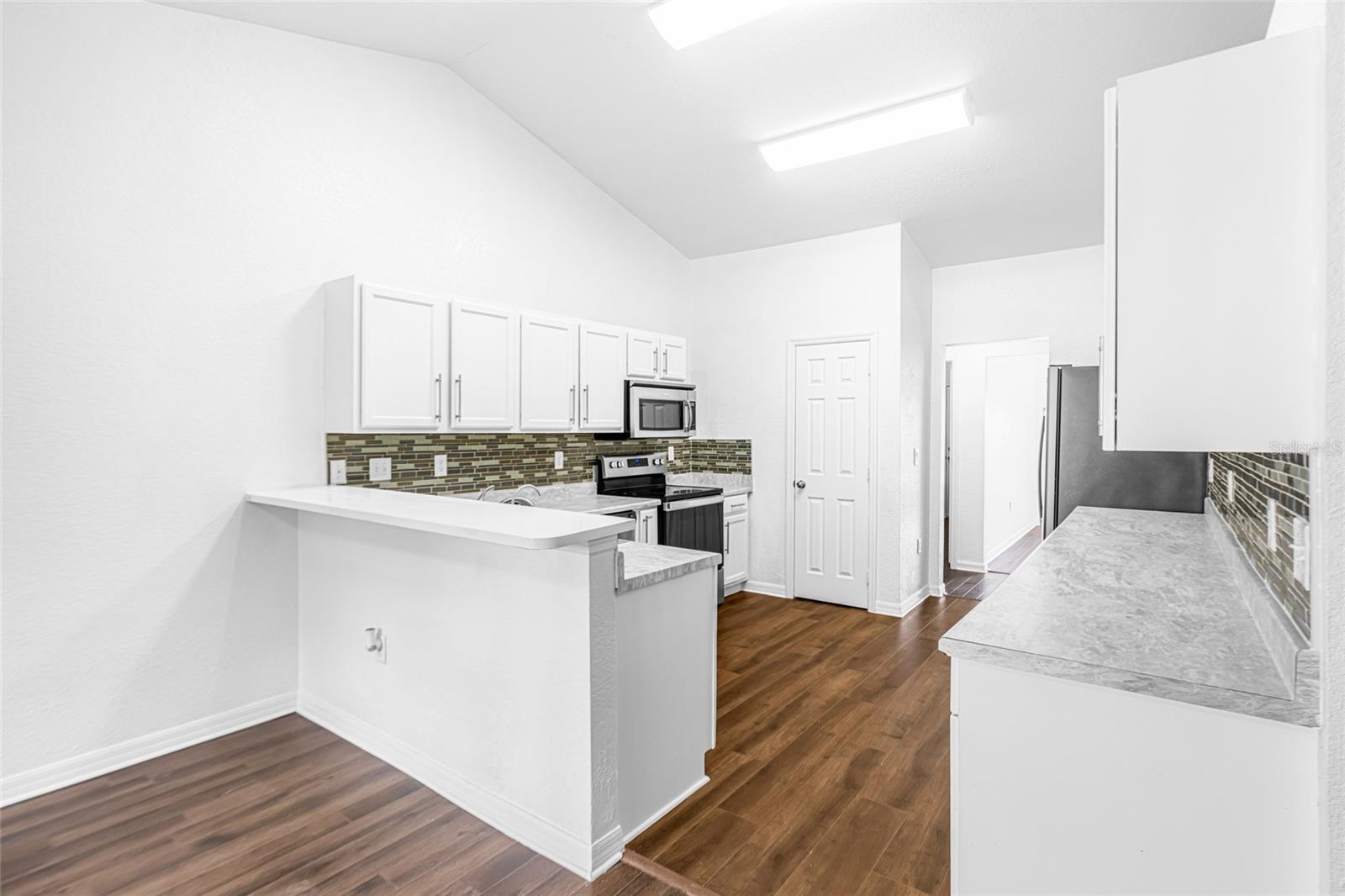 Image 27 of 71 For 418 Windermere Drive