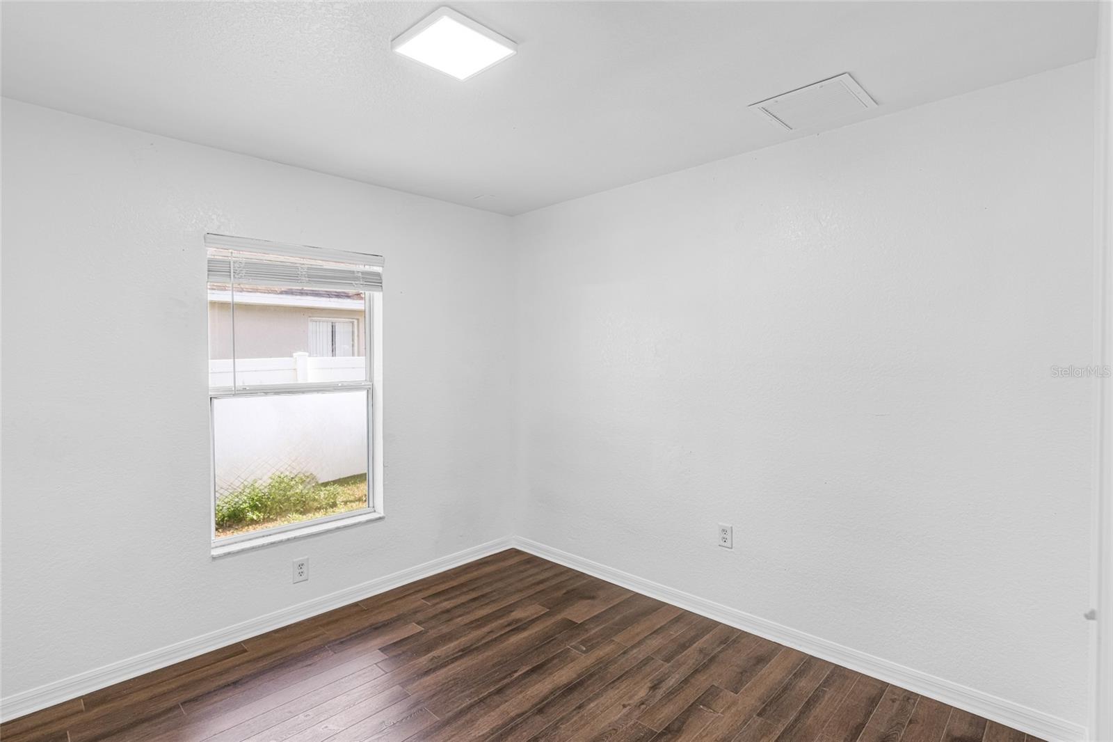 Image 34 of 71 For 418 Windermere Drive