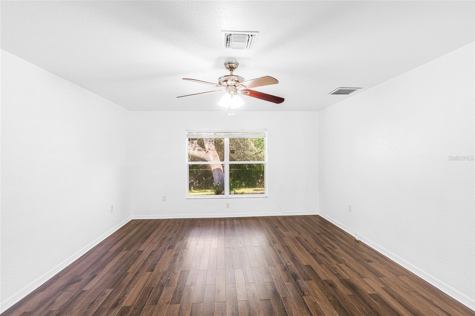 Image 41 of 71 For 418 Windermere Drive