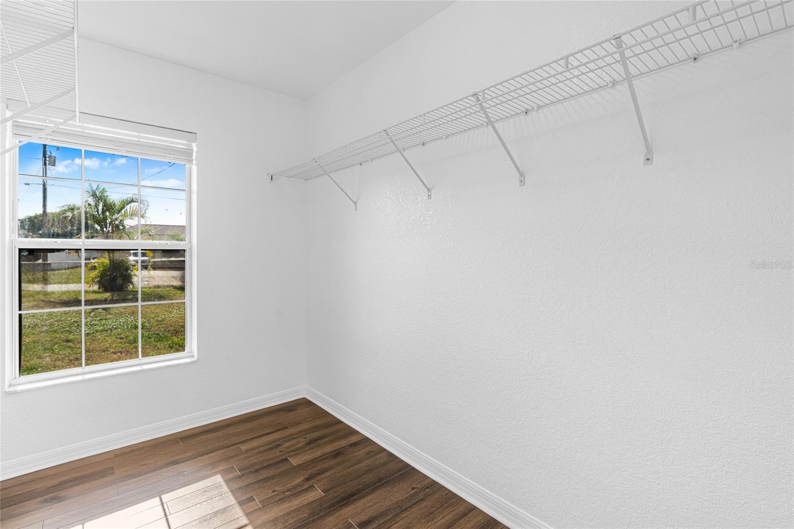 Image 43 of 71 For 418 Windermere Drive