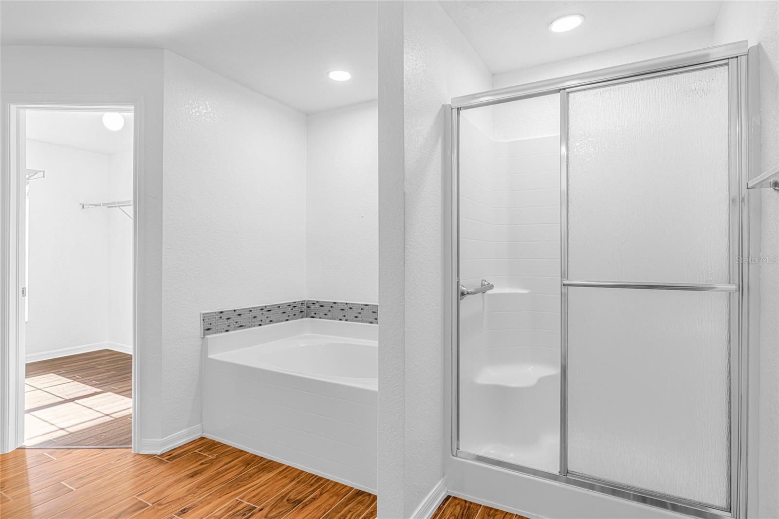 Image 46 of 71 For 418 Windermere Drive