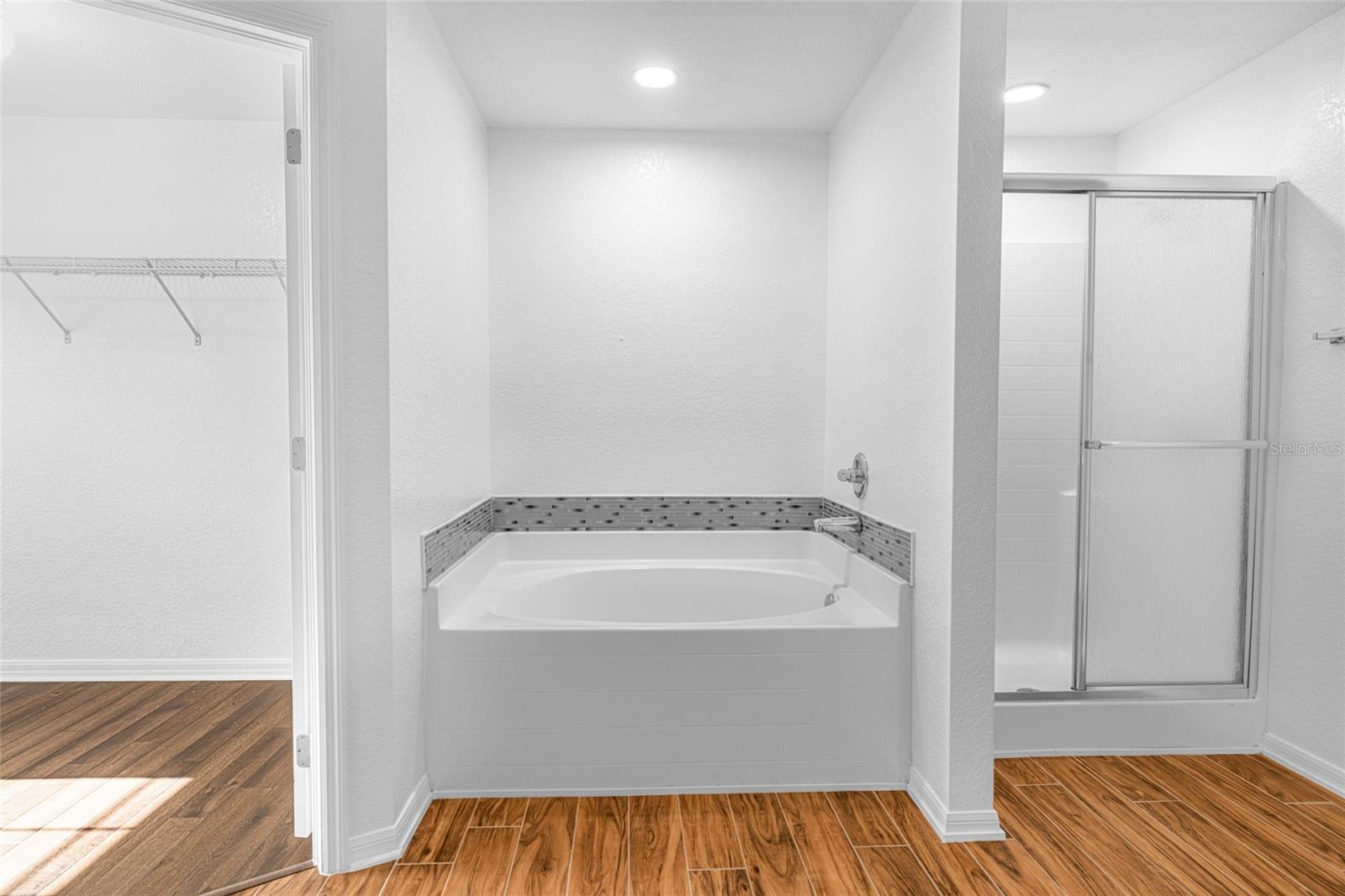 Image 47 of 71 For 418 Windermere Drive