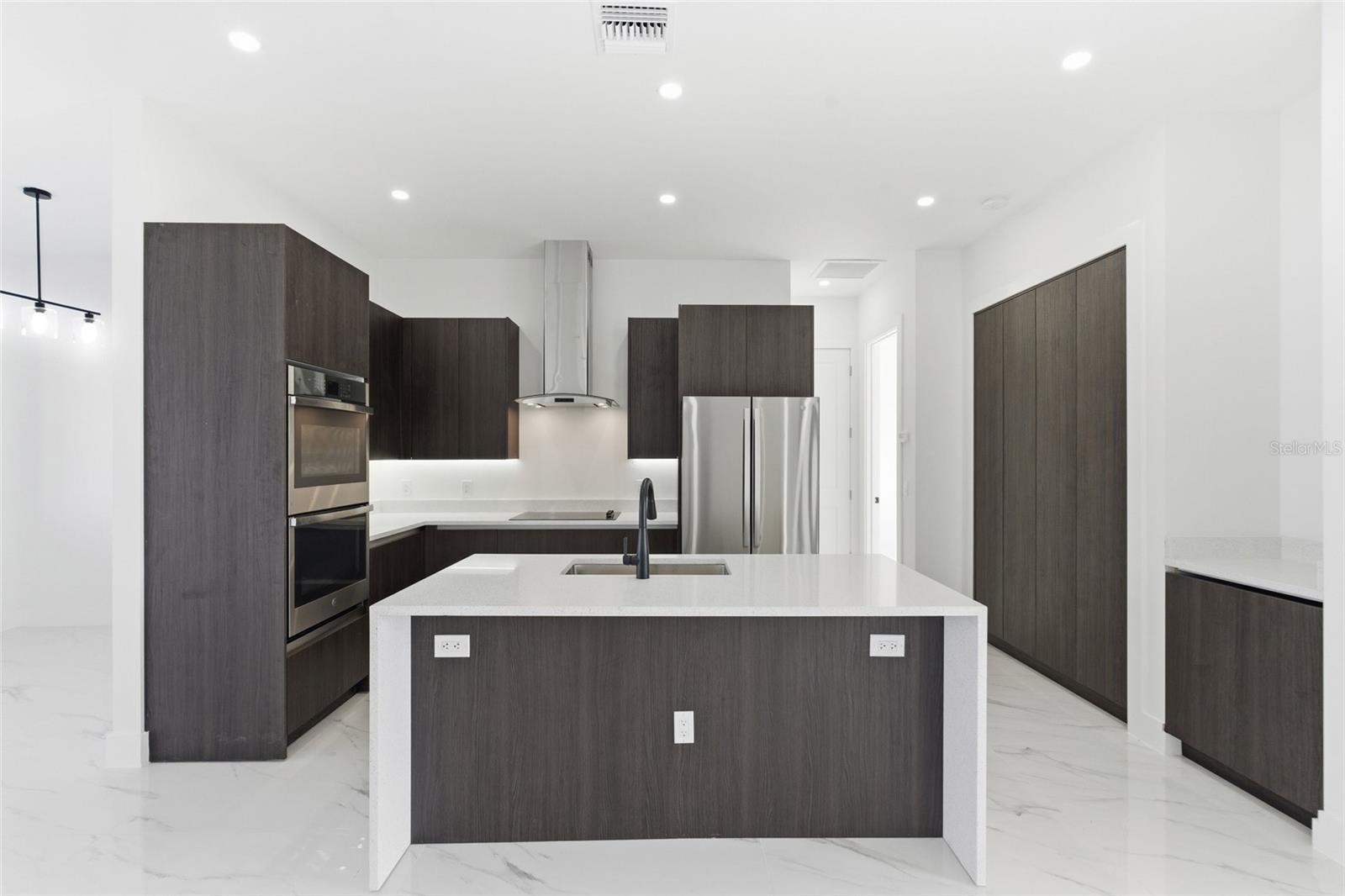 Image 26 of 71 For 2626 15th Street