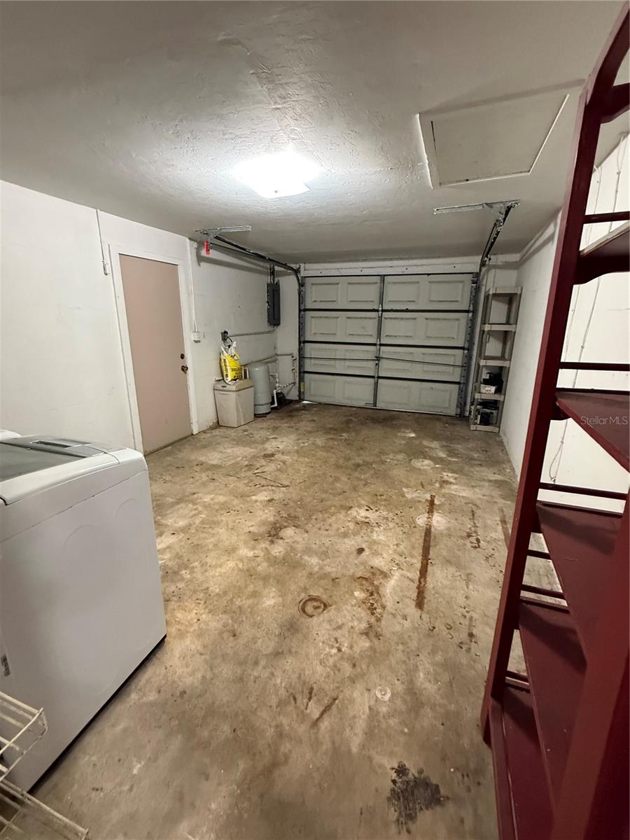 Image 13 of 14 For 11972 Lakewood Drive