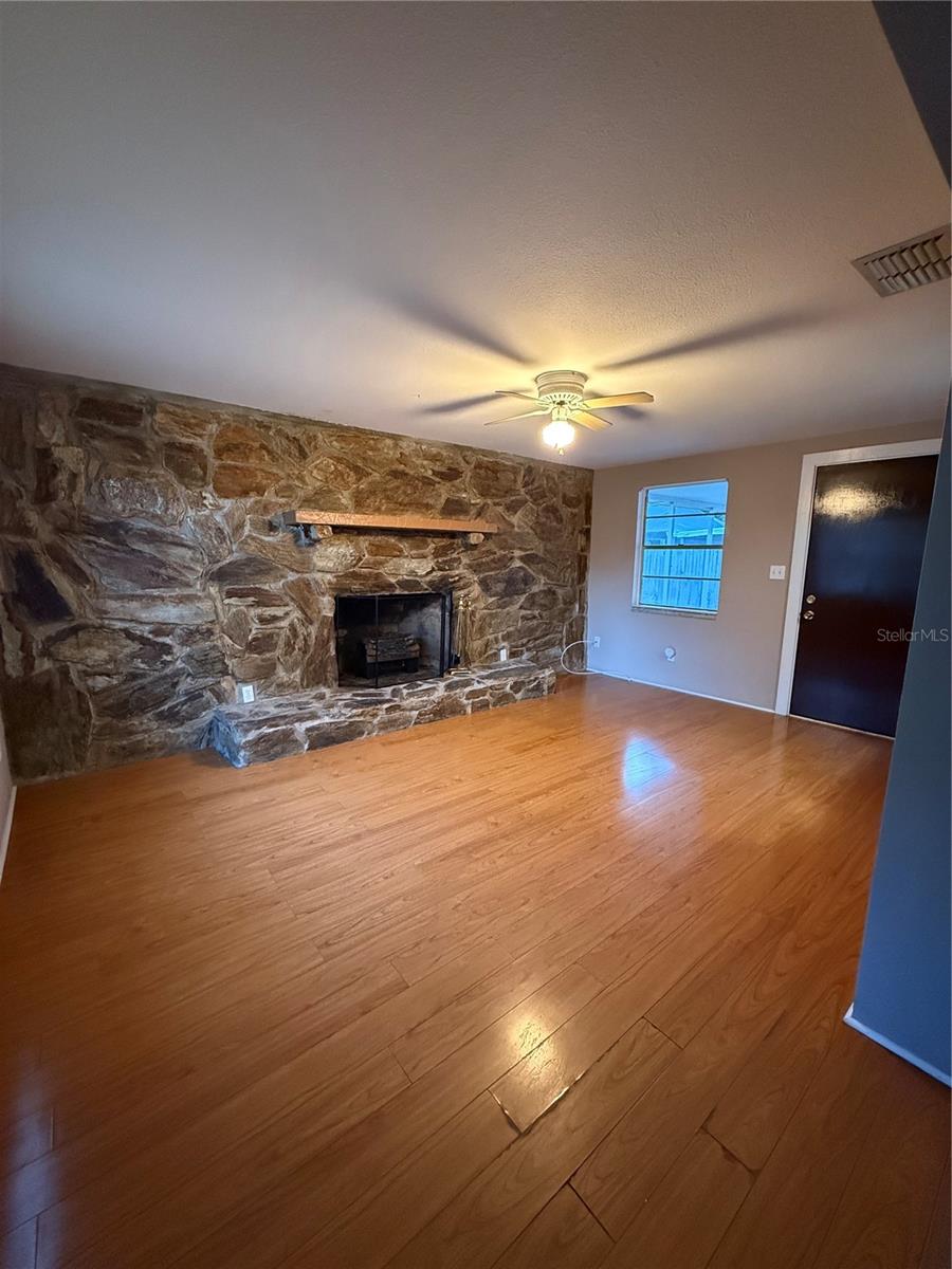 Image 6 of 14 For 11972 Lakewood Drive