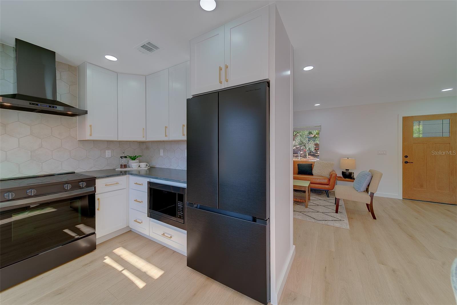 Image 16 of 65 For 1837 Sourwood Boulevard