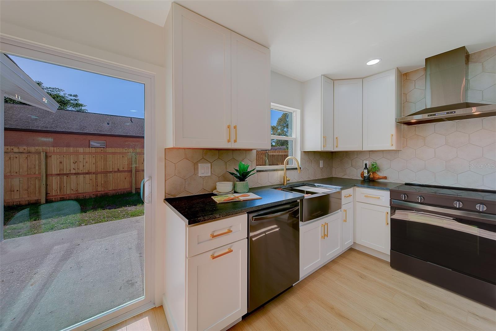 Image 18 of 65 For 1837 Sourwood Boulevard