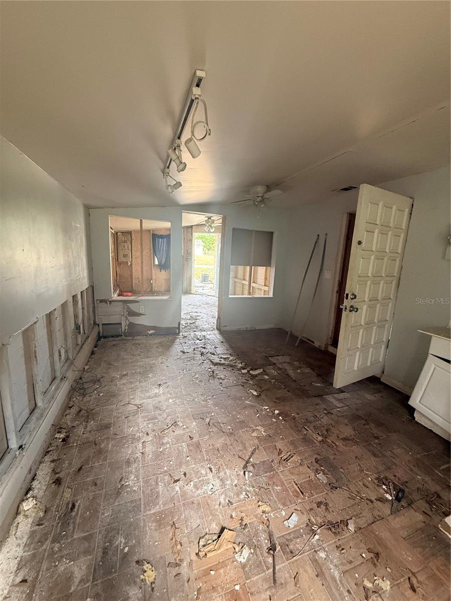 Image 13 of 18 For 40 Hall Street