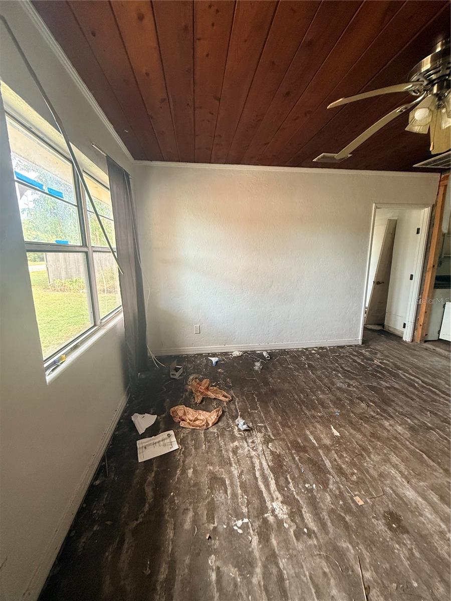 Image 16 of 18 For 40 Hall Street