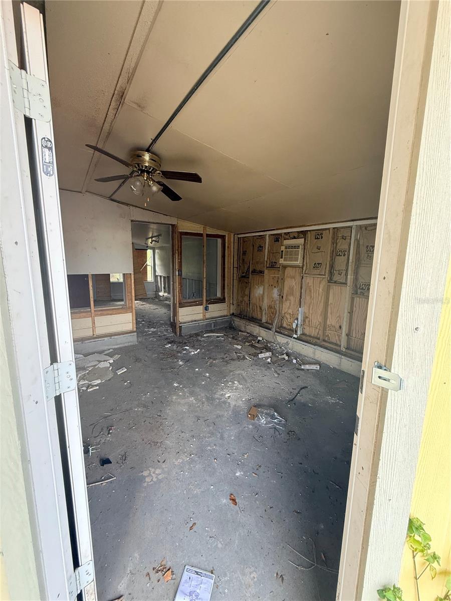 Image 3 of 18 For 40 Hall Street