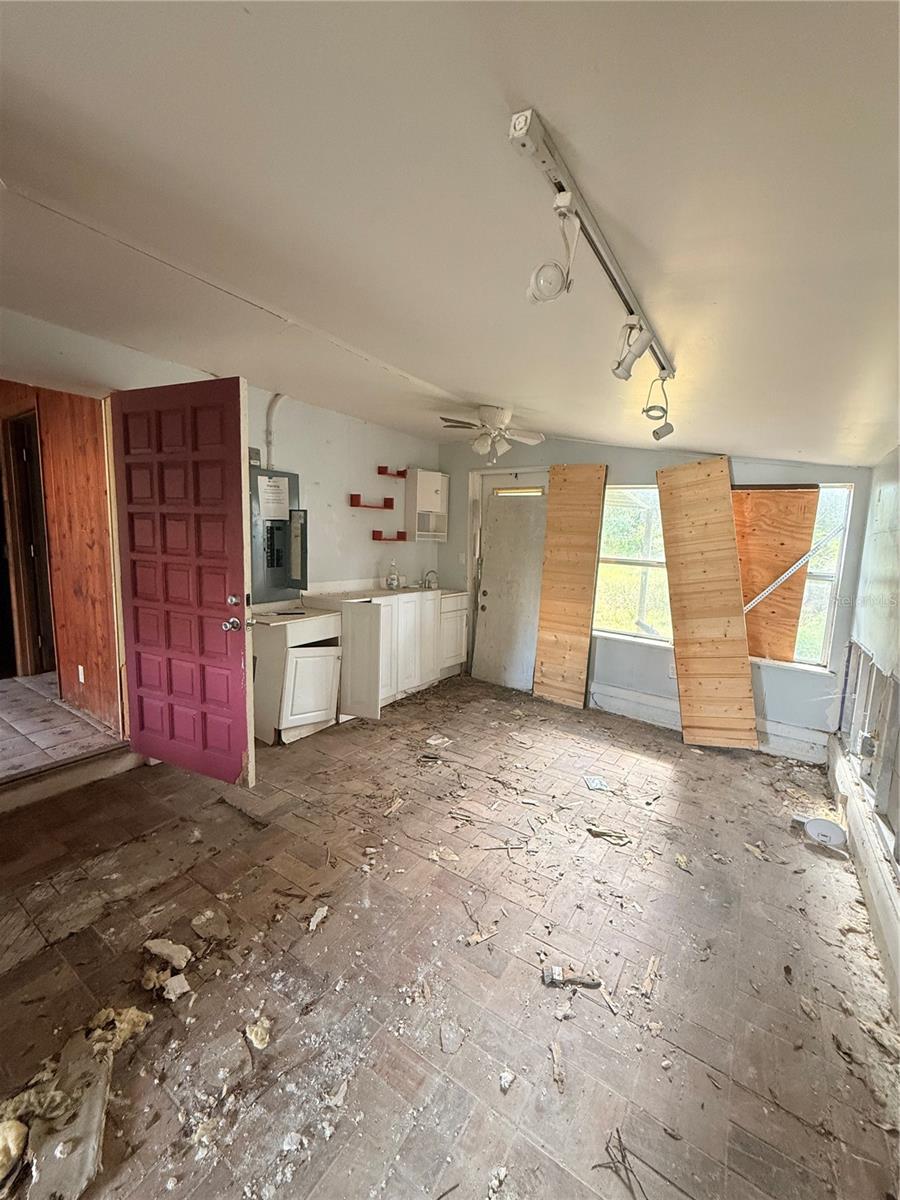 Image 4 of 18 For 40 Hall Street