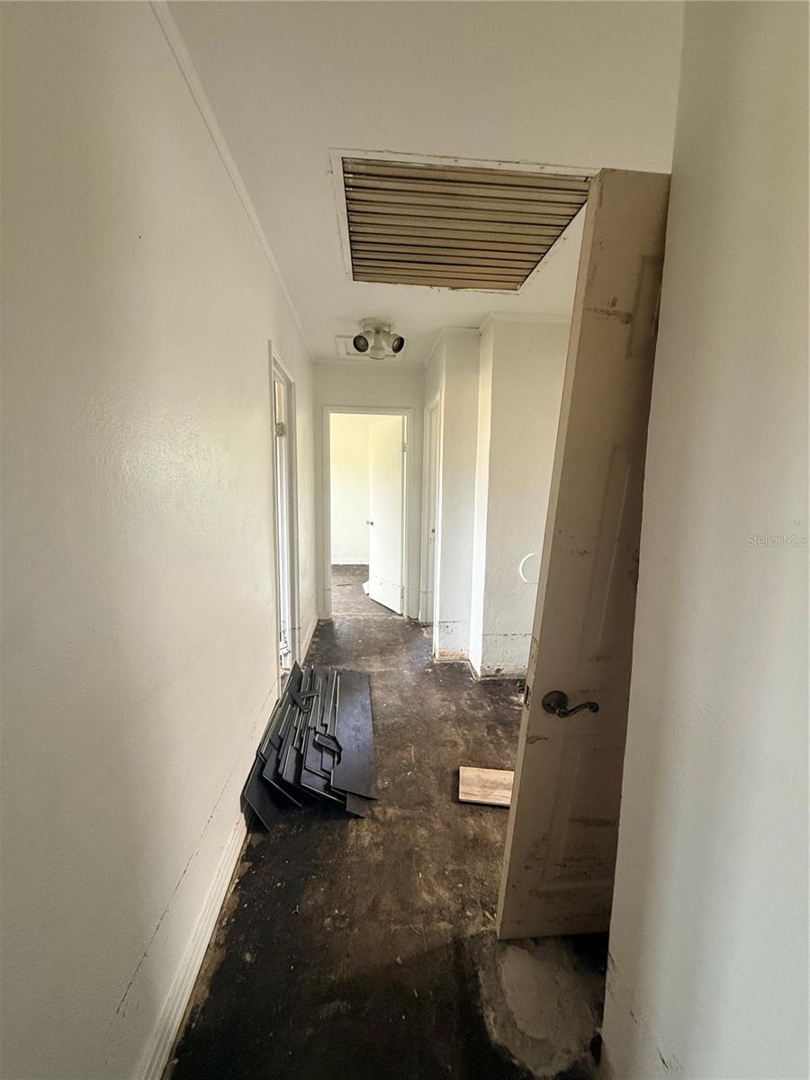 Image 8 of 18 For 40 Hall Street