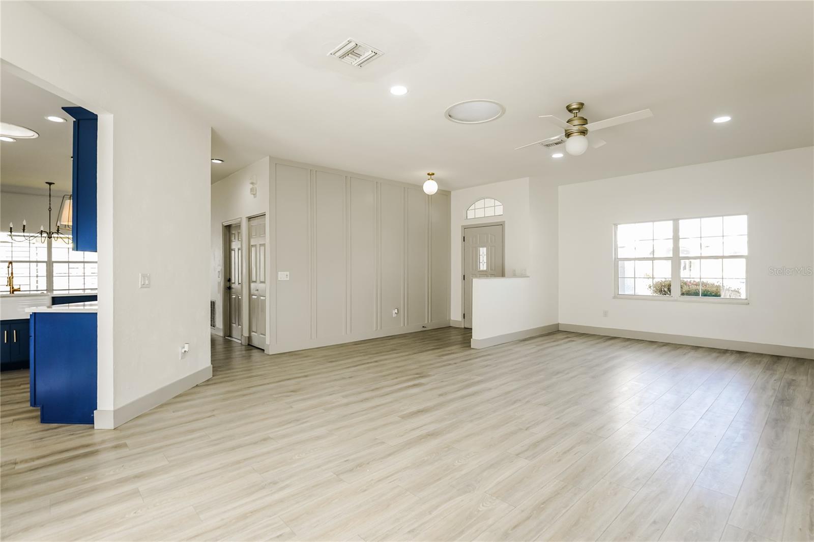 Image 2 of 20 For 71 Westcedar