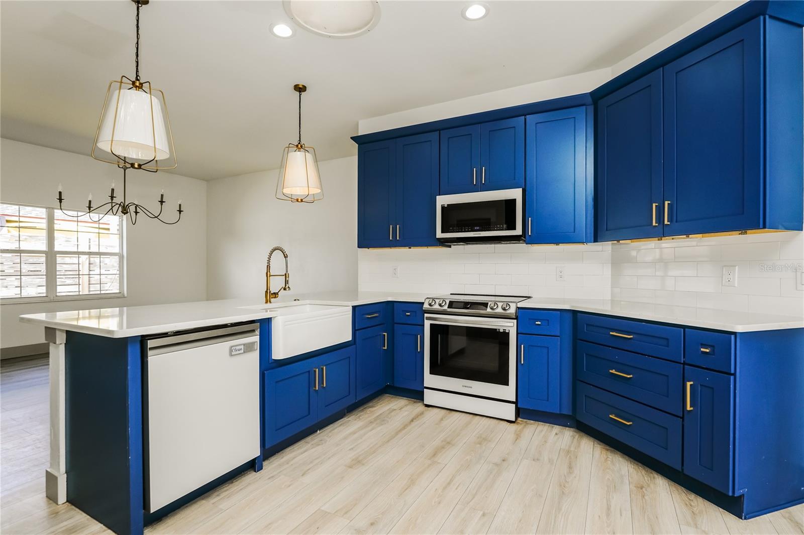 Image 5 of 20 For 71 Westcedar