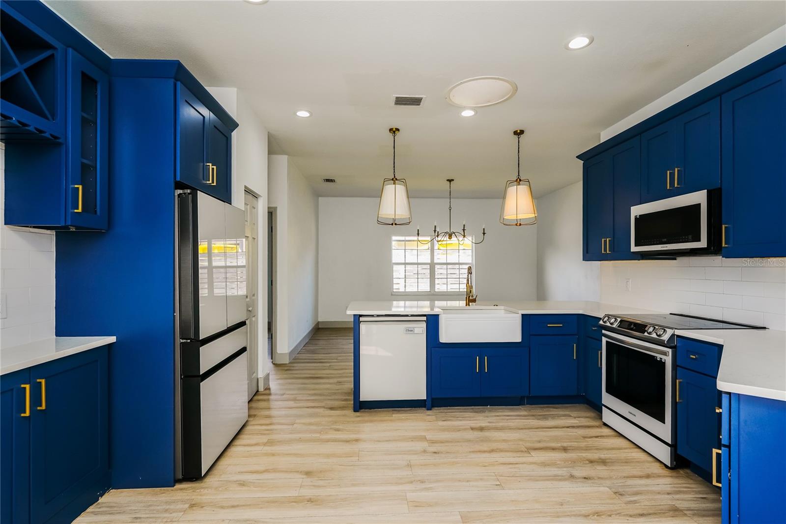 Image 6 of 20 For 71 Westcedar