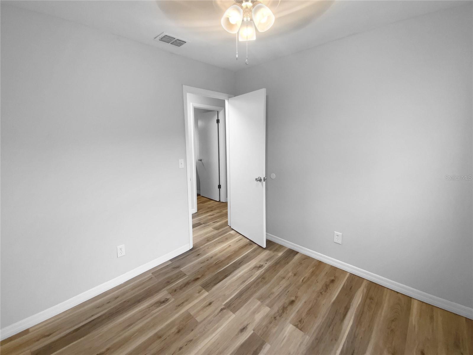 Image 14 of 27 For 186 Grand Avenue