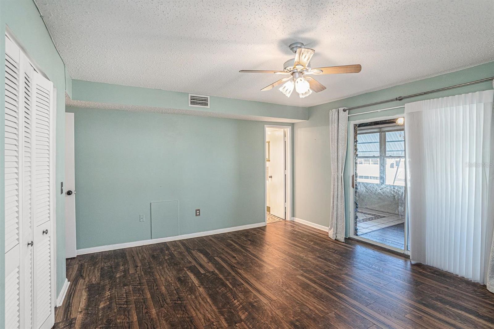 Image 13 of 23 For 1900 59th Avenue N 210