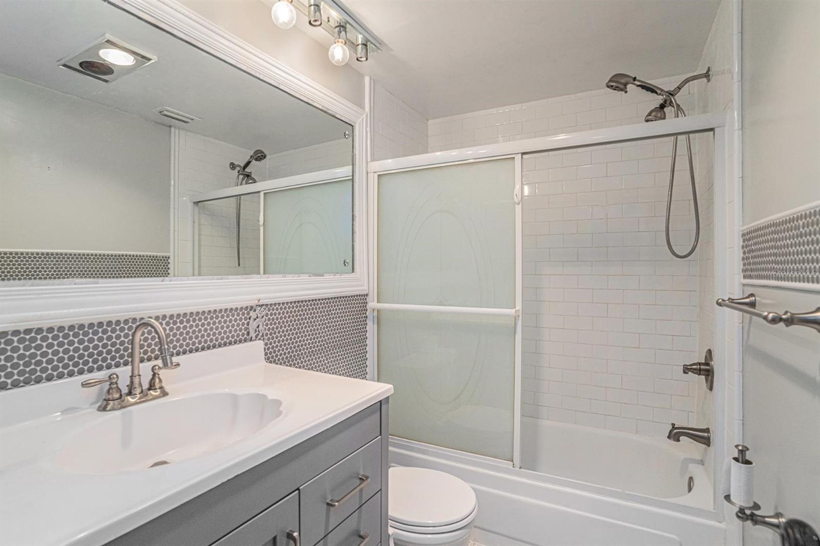 Image 18 of 23 For 1900 59th Avenue N 210