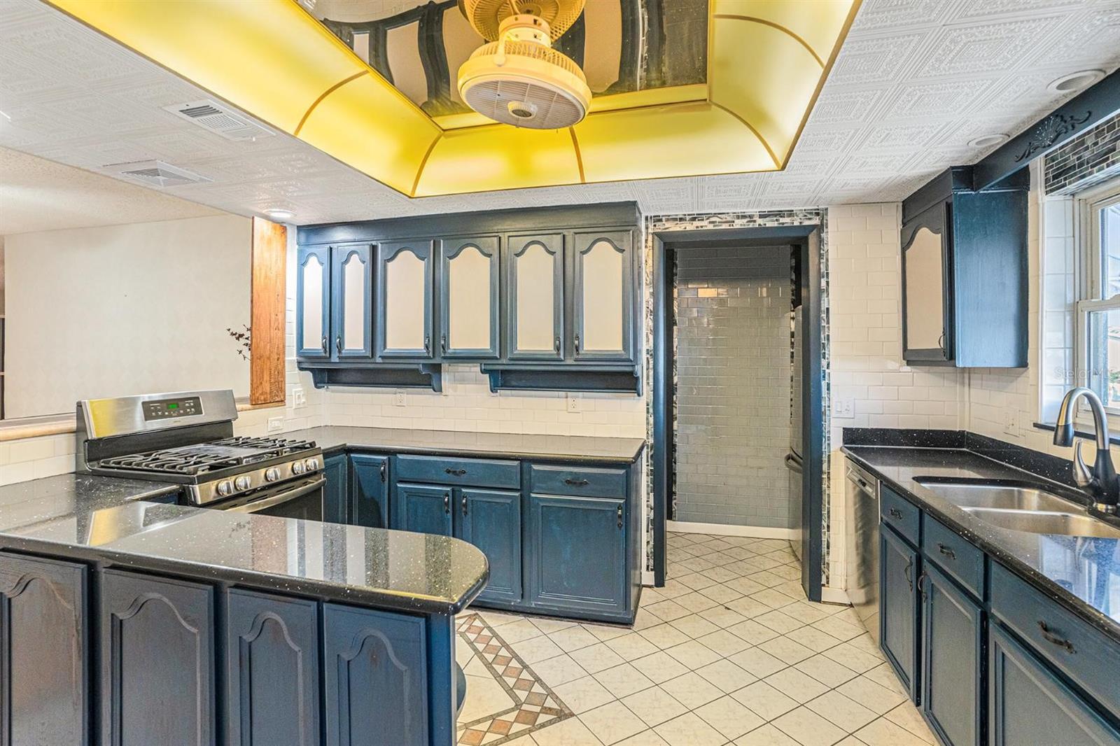 Image 8 of 23 For 1900 59th Avenue N 210