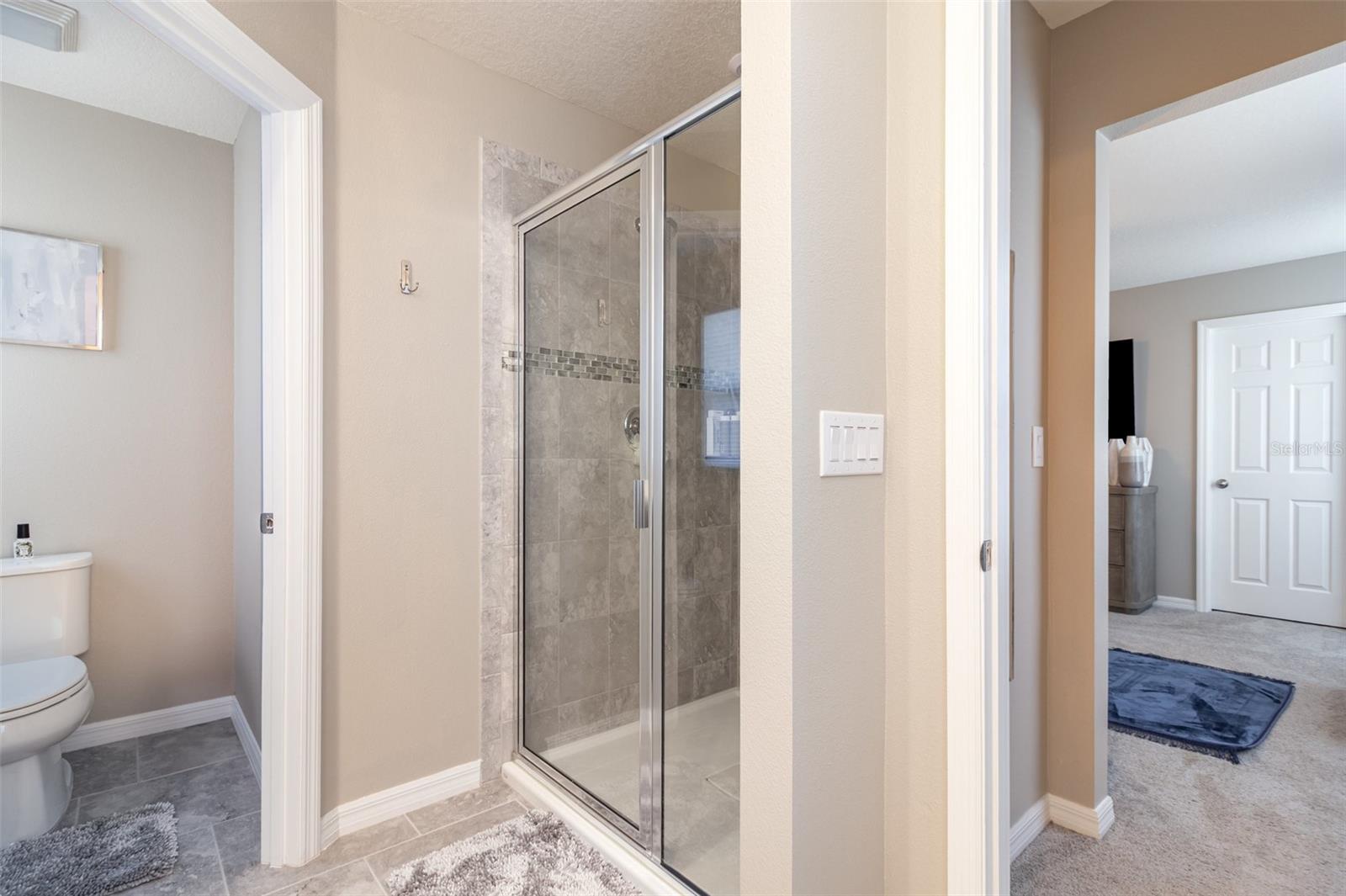 Image 18 of 36 For 2461 Avian Loop