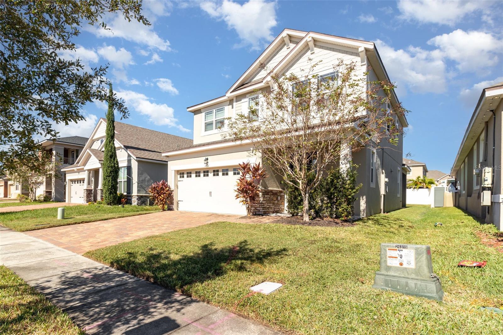 Image 2 of 36 For 2461 Avian Loop