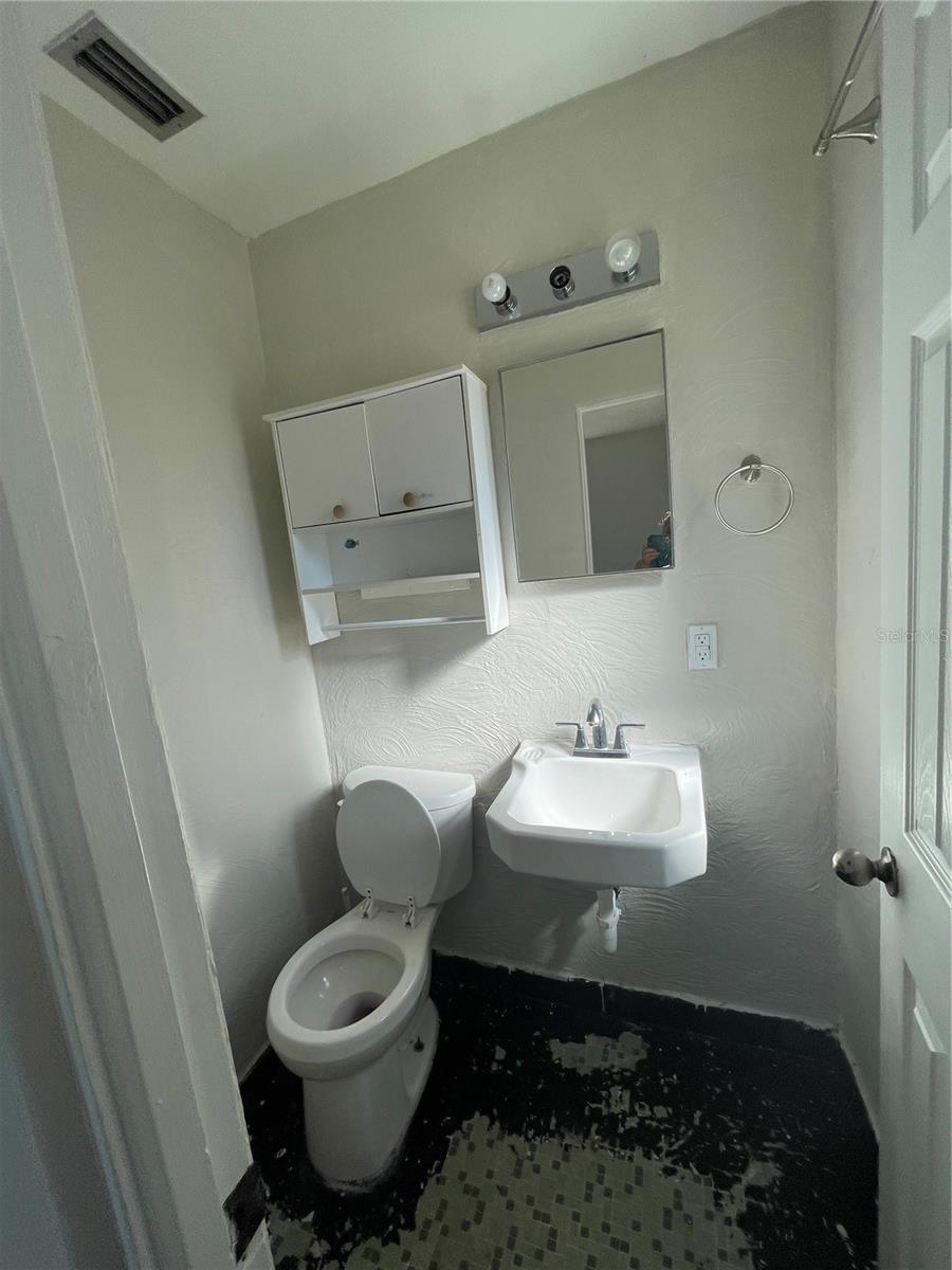 Image 10 of 29 For 632 Cardinal Street