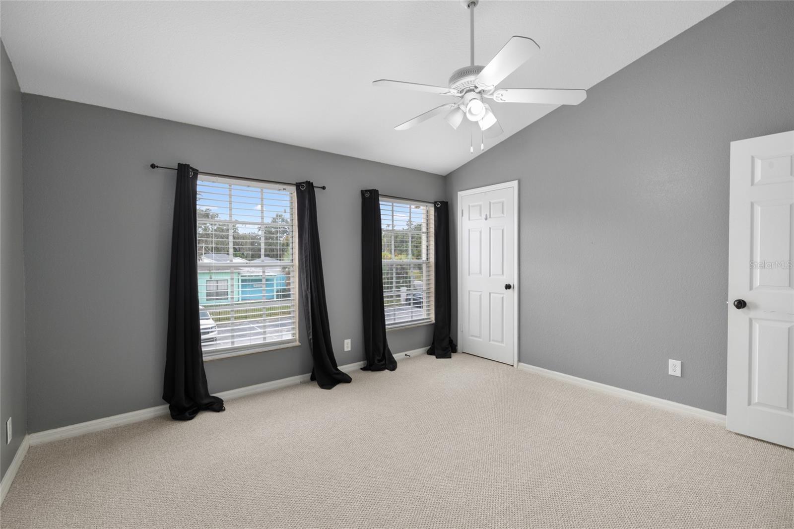 Image 18 of 26 For 37250 Embassy Park Lane