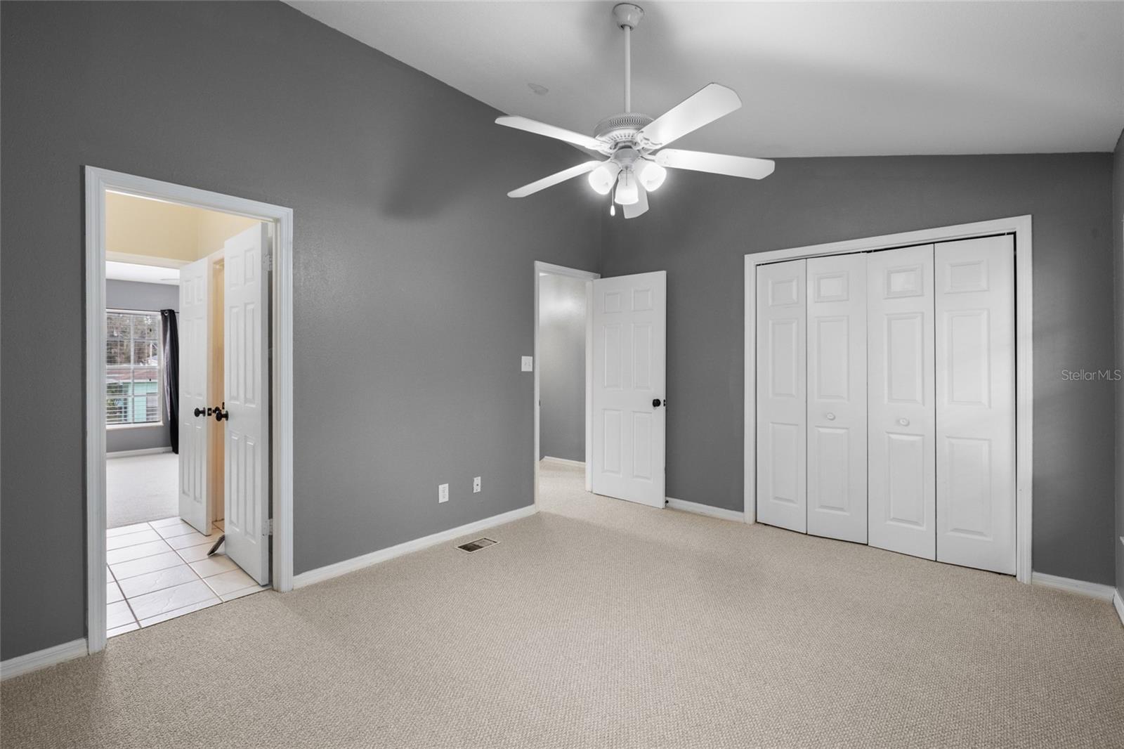 Image 21 of 26 For 37250 Embassy Park Lane