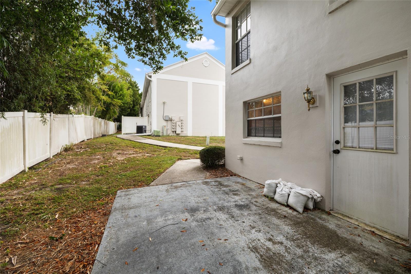 Image 24 of 26 For 37250 Embassy Park Lane