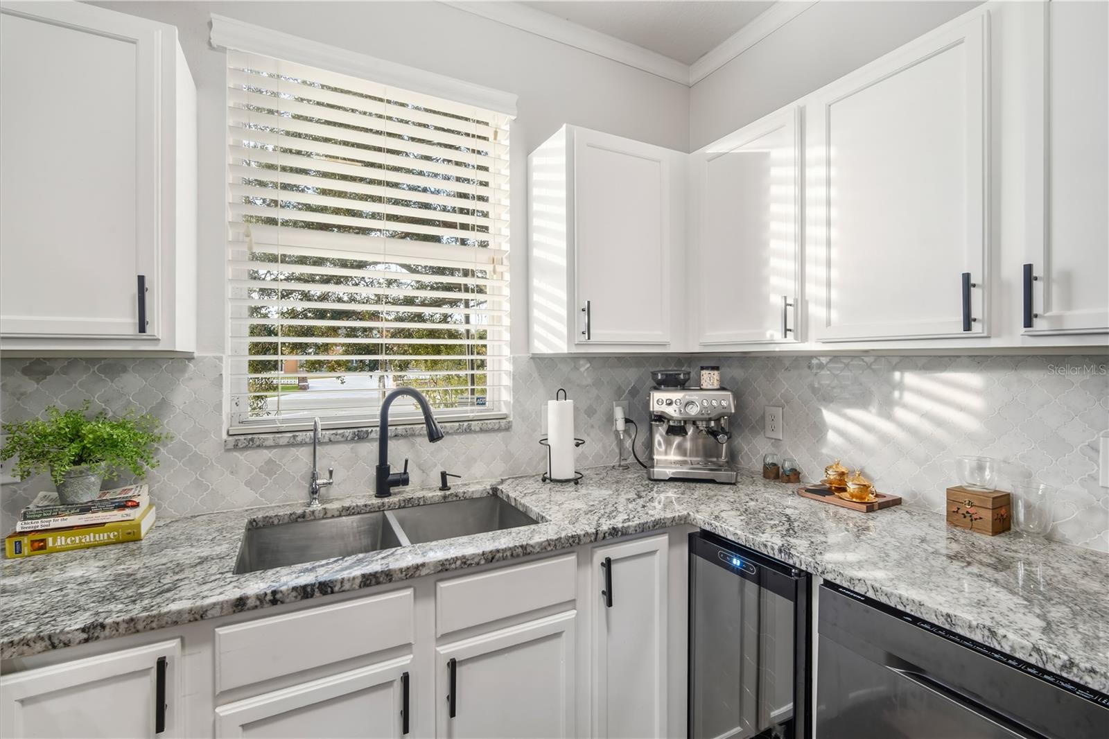 Listing photo id 9 for 12466 Country White Circle