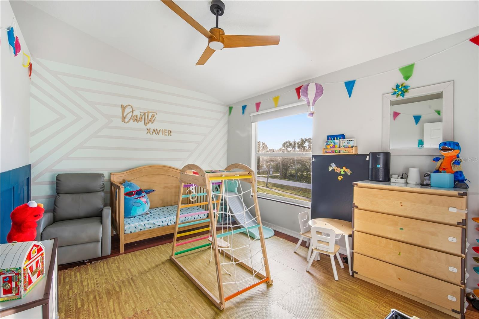 Listing photo id 12 for 12466 Country White Circle