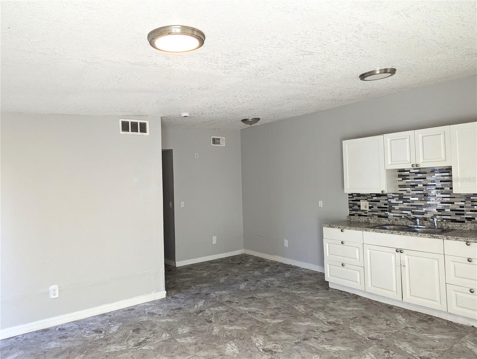 Image 4 of 17 For 8713 Mandarine Place