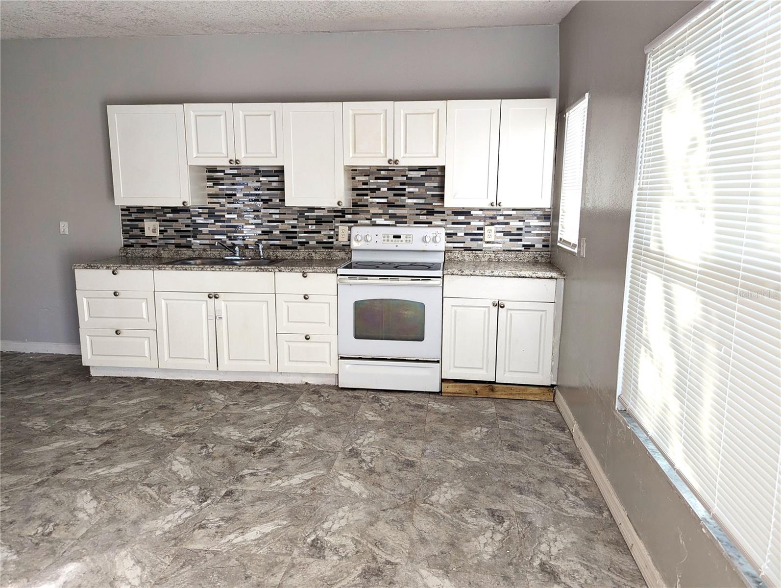 Image 5 of 17 For 8713 Mandarine Place