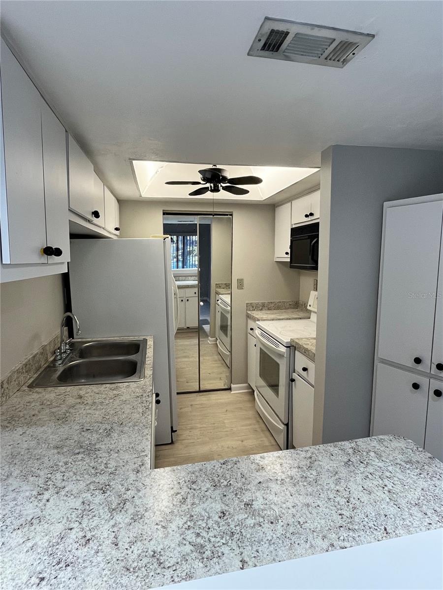 Image 5 of 15 For 1805 Lennox Road E 1805