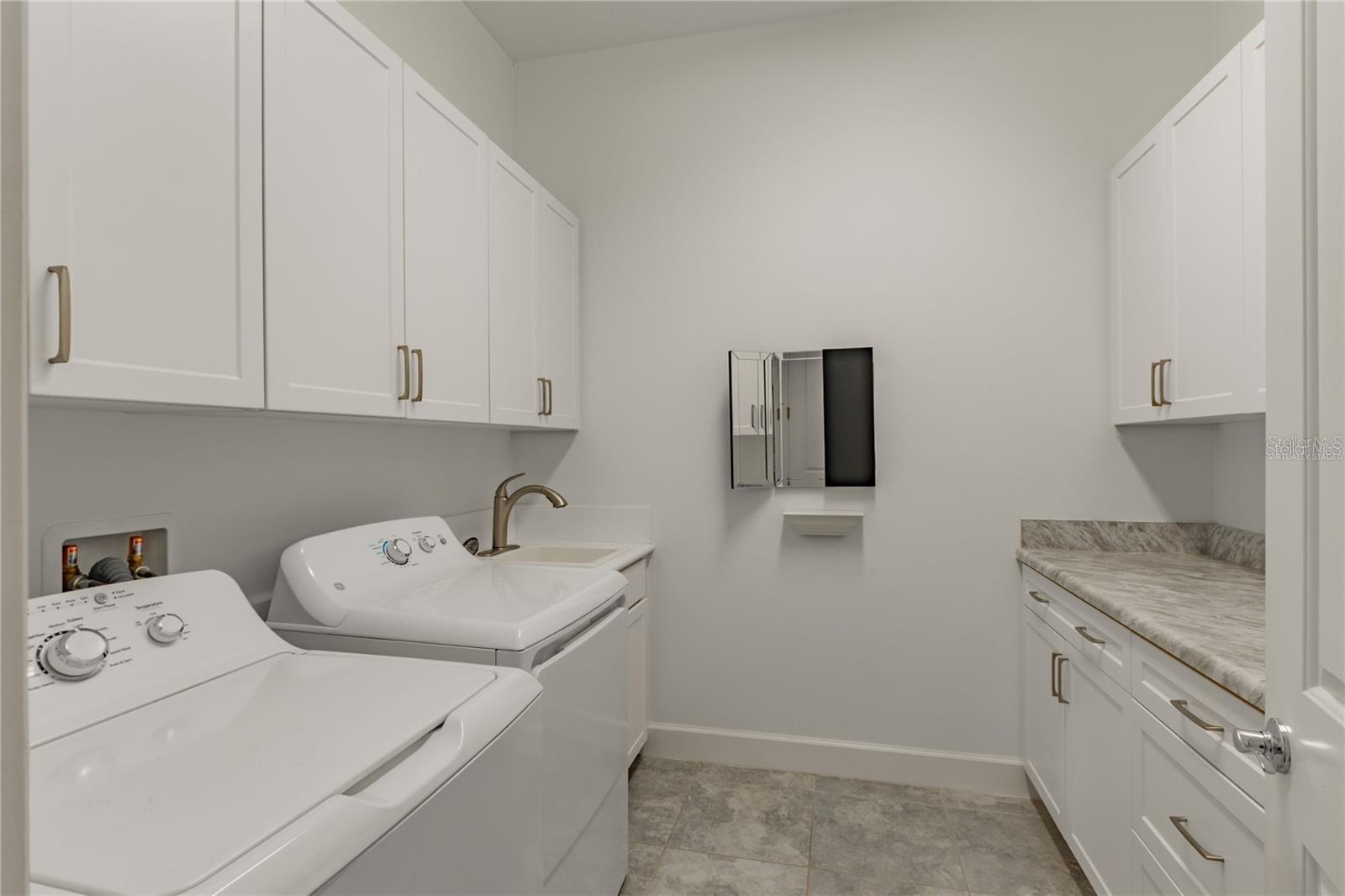 Listing photo id 20 for 4919 Pamplona Court